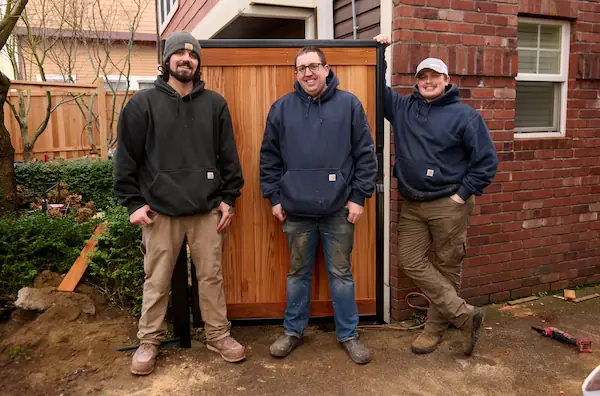 contact knocking-wood-fence